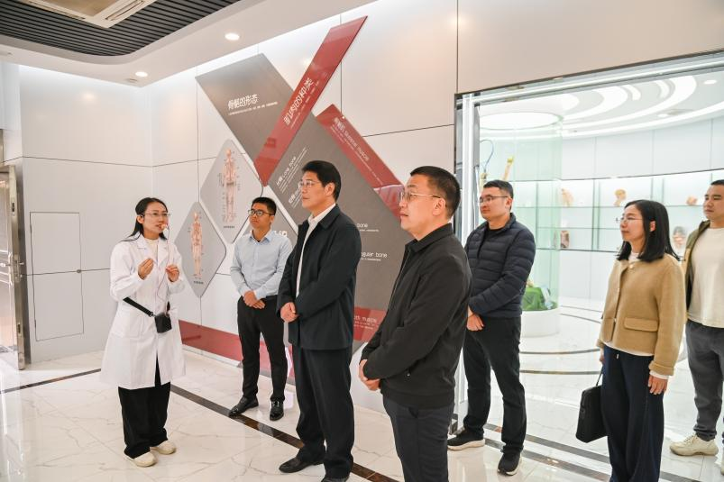 深化法治教育，共建平安校园——市司法局党组书记、局长李庆铎同志到欧博体育开展法治教育专题博奥体育